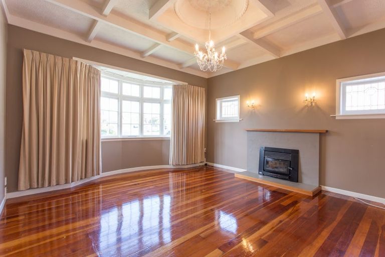 Photo of property in 16 Croydon Road, New Lynn, Auckland, 0600
