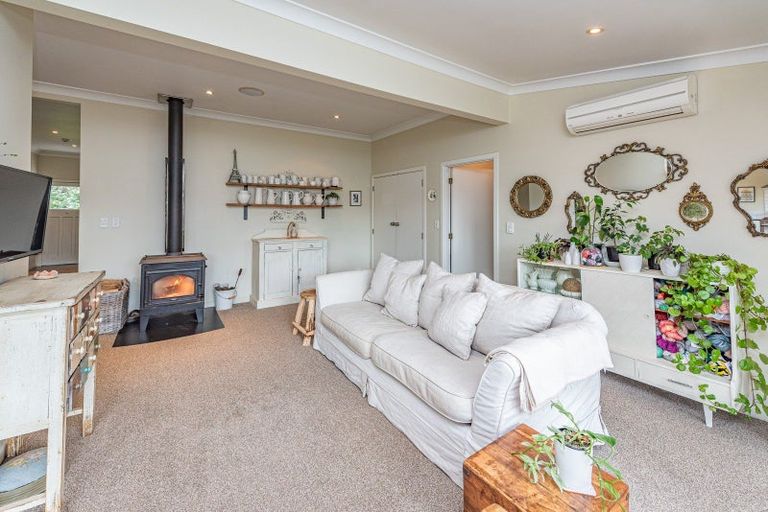 Photo of property in 23 Moore Avenue, Tawhero, Whanganui, 4501