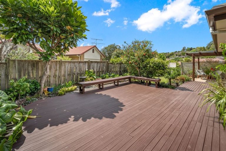 Photo of property in 17 Kate Sheppard Avenue, Torbay, Auckland, 0630