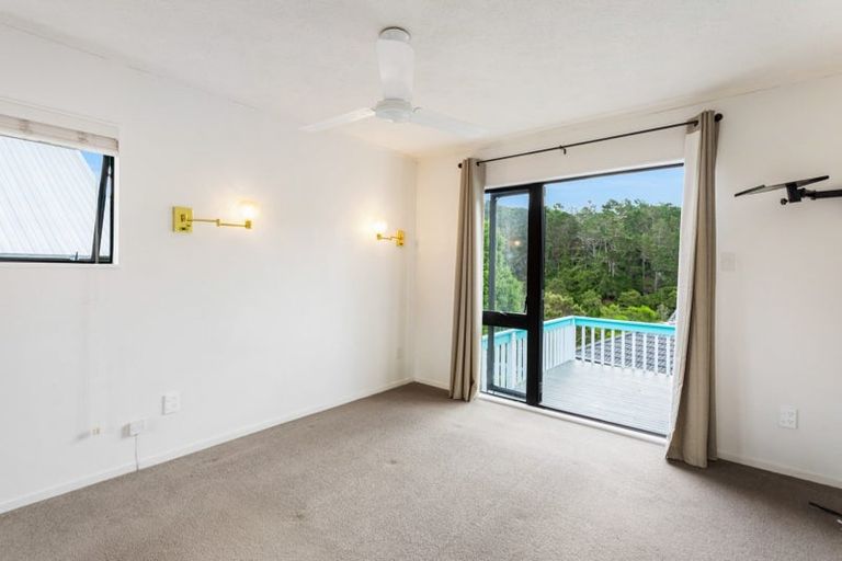 Photo of property in 44 Hale Crescent, Bayview, Auckland, 0629