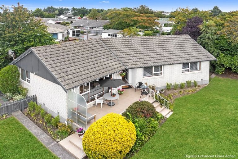 Photo of property in 12 Lomax Place, Islington, Christchurch, 8042