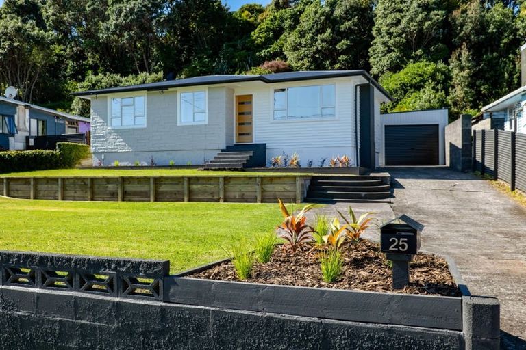 Photo of property in 25 Simons Street, Moturoa, New Plymouth, 4310