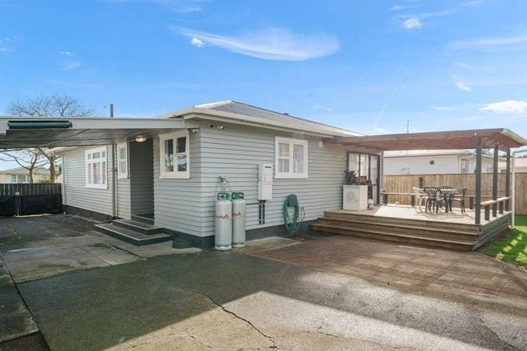 Photo of property in 13 Matai Street, Levin, 5510