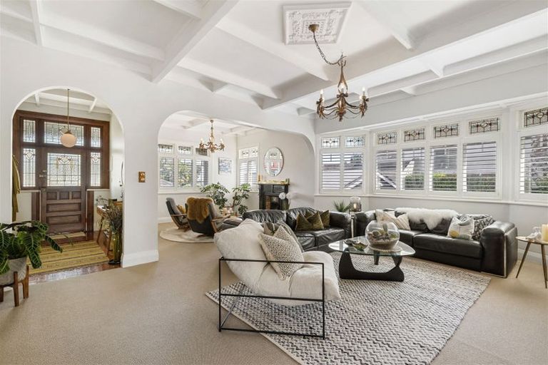 Photo of property in 2 Bayview Road, Hauraki, Auckland, 0622