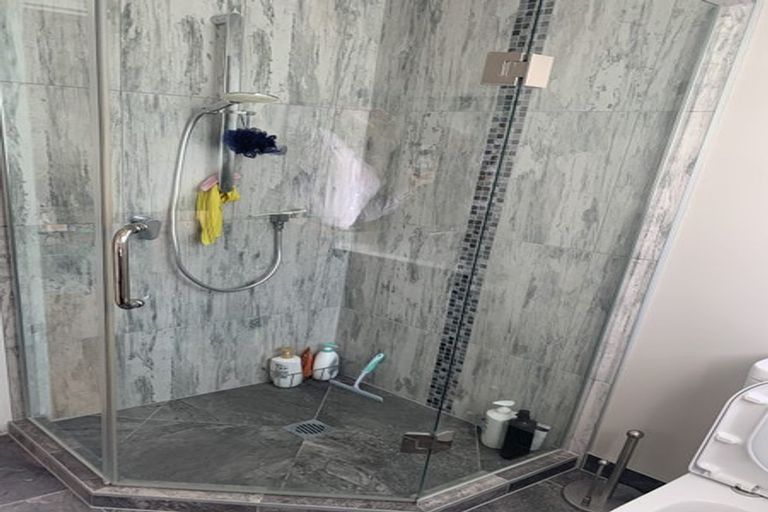 Photo of property in 82 Admirals Court Drive, Greenhithe, Auckland, 0632