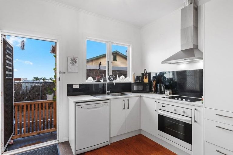 Photo of property in 9/27 Mokoia Road, Birkenhead, Auckland, 0626