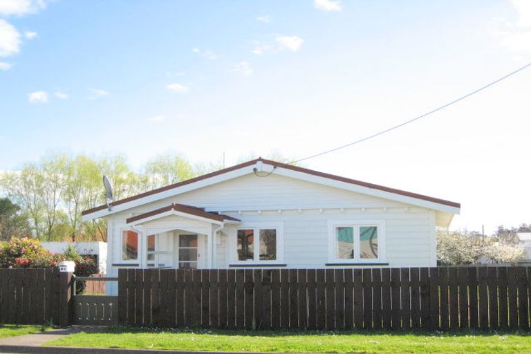 Photo of property in 18 Robert Street, Marton, 4710