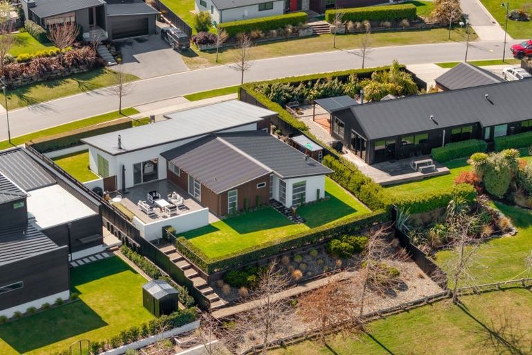 Photo of property in 36 Minaret Ridge, Wanaka, 9305