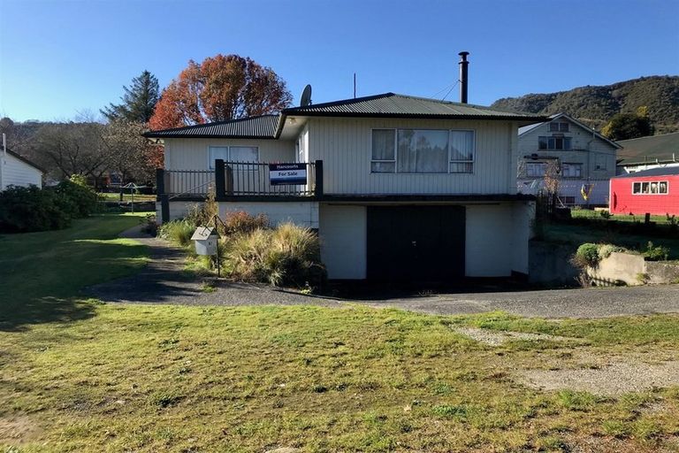 Photo of property in 51 Victory Street, Reefton, 7830
