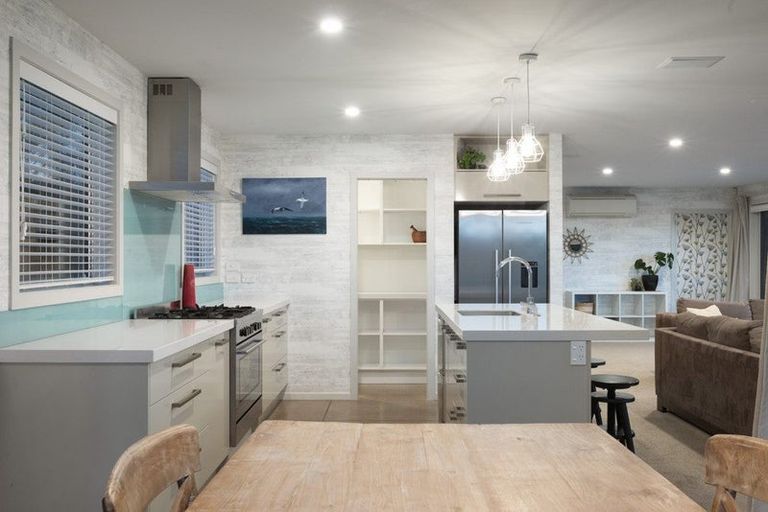 Photo of property in 30 Surfers Avenue, Waihi Beach, 3611