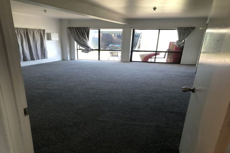 Photo of property in 20 Christmas Road, Manurewa, Auckland, 2102