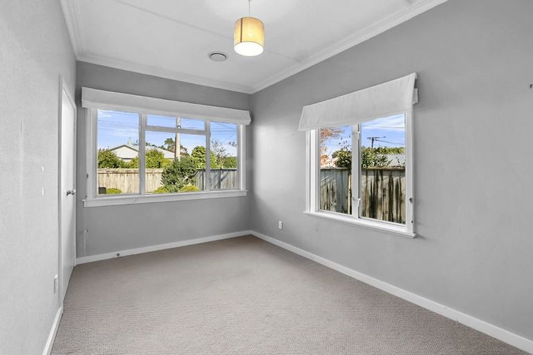 Photo of property in 27 List Street, Welbourn, New Plymouth, 4310
