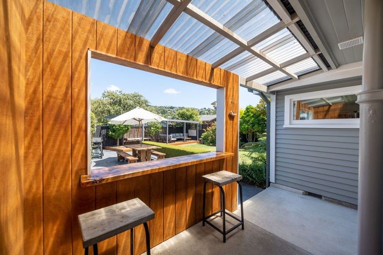 Photo of property in 252 Centaurus Road, Saint Martins, Christchurch, 8022