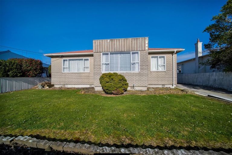 Photo of property in 15 Clifford Street, Hawera, 4610