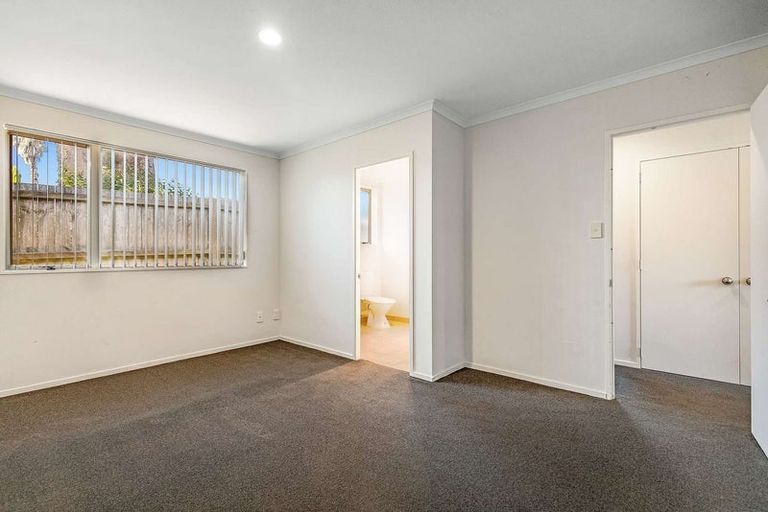 Photo of property in 6 Magnolia Drive, Waiuku, 2123