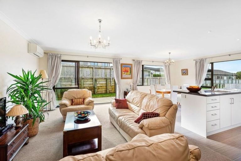 Photo of property in 72 Staithes Drive North, Whitby, Porirua, 5024