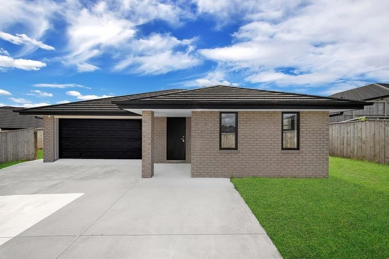 Photo of property in 36 Leathem Crescent, Pokeno, 2402