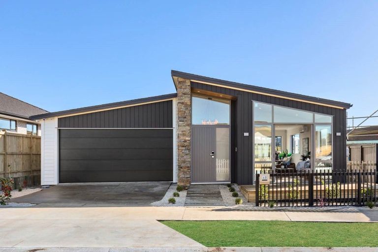 Photo of property in 40 Jane Maree Road, Kumeu, 0810