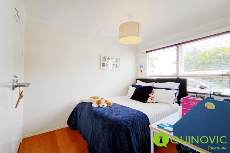 Photo of property in 2/233 Hurstmere Road, Takapuna, Auckland, 0622
