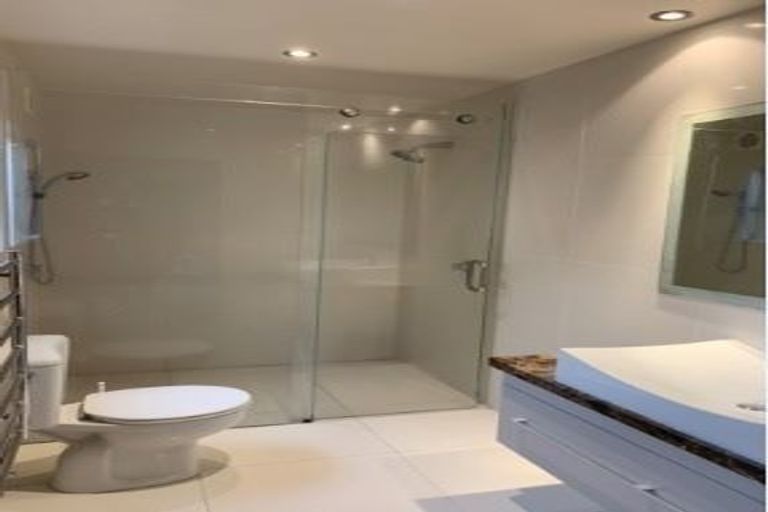 Photo of property in 1/94 Kitchener Road, Milford, Auckland, 0620