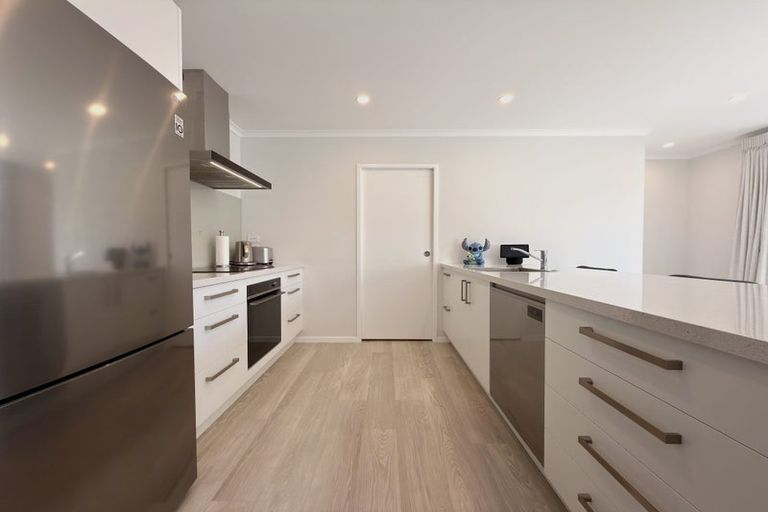 Photo of property in 7 Matata Road, Kenepuru, 5022
