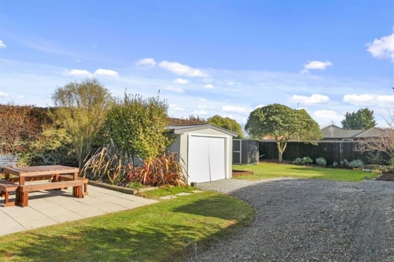 Photo of property in 15 Uxbridge Street, Northcote, Christchurch, 8052