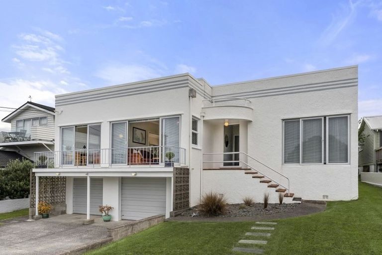 Photo of property in 19 Merani Street, Narrow Neck, Auckland, 0622