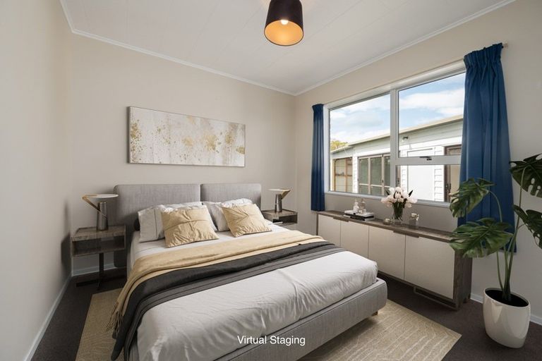 Photo of property in 17 Ryan Crescent, Greenmeadows, Napier, 4112