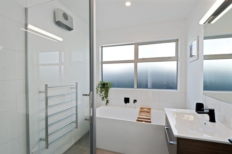 Photo of property in 7 Grey Way, Russley, Christchurch, 8042