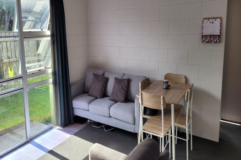 Photo of property in 24 Maire Street, Inglewood, 4330