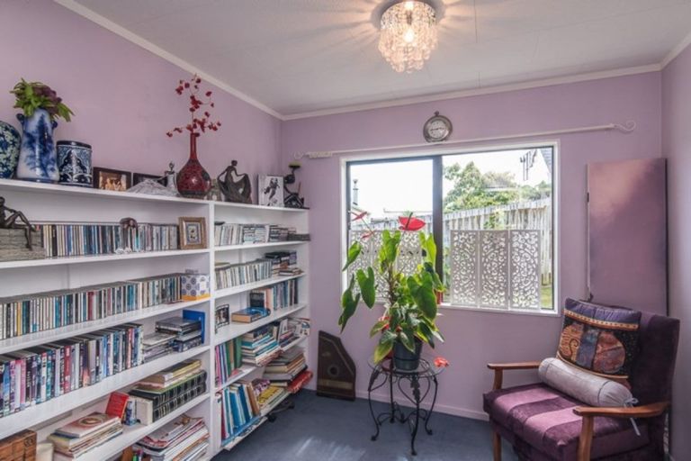 Photo of property in 15a Margaret Road, Raumati Beach, Paraparaumu, 5032
