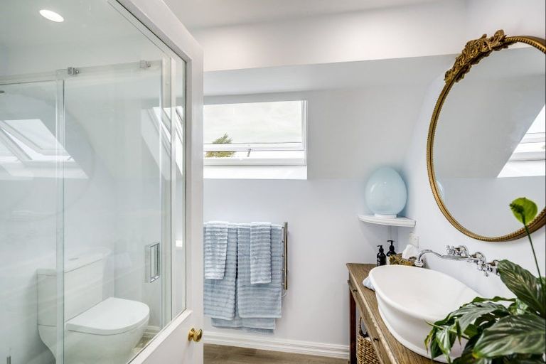 Photo of property in 3 Terrace Lane, Hospital Hill, Napier, 4110