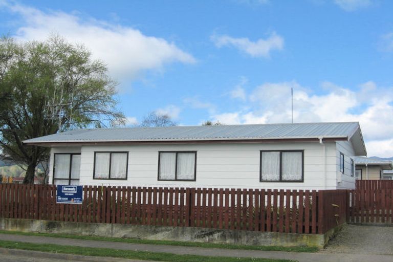 Photo of property in 15 Solway Street, Levin, 5510