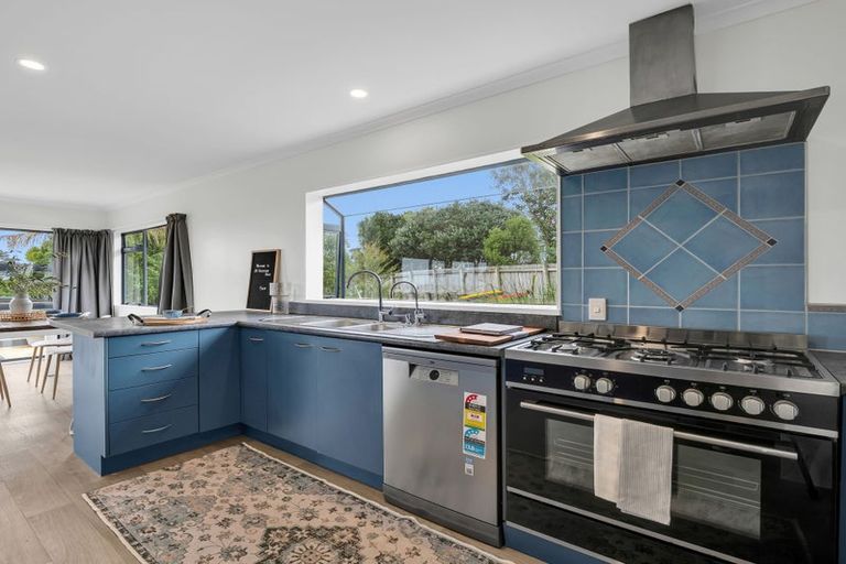 Photo of property in 29 Gledstane Road, Stanmore Bay, Whangaparaoa, 0932