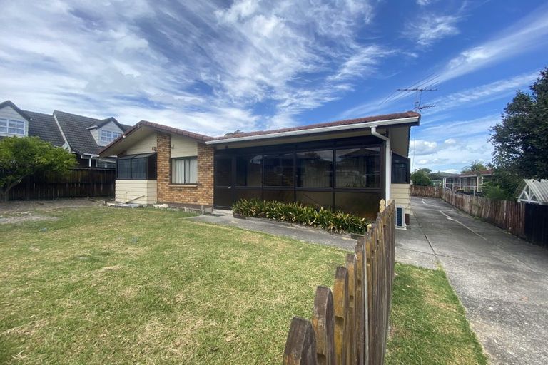 Photo of property in 227 Edmonton Road, Te Atatu South, Auckland, 0610