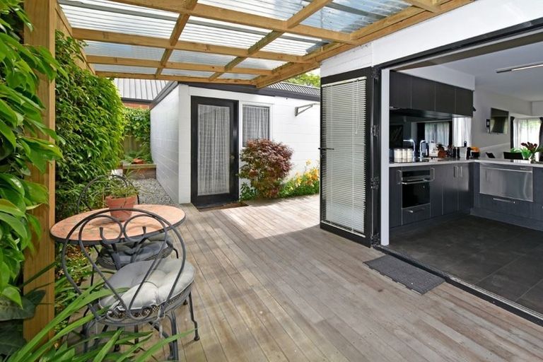 Photo of property in 1 Chatswood Place, Bishopdale, Christchurch, 8051