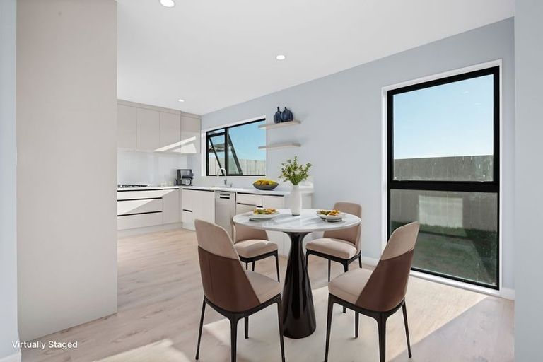 Photo of property in 8 Taipahitini Road, Rosehill, 2113