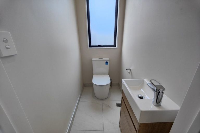 Photo of property in 4d Orinda Close, Botany Downs, Auckland, 2010