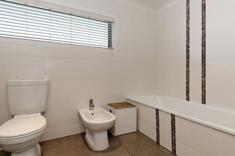 Photo of property in 22d Shetland Street, Glen Eden, Auckland, 0602