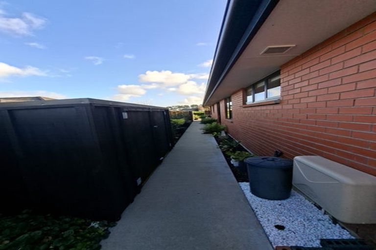 Photo of property in 8 Routeburn Lane, Karaka, Papakura, 2124