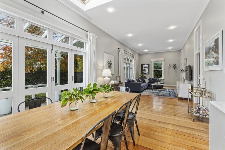 Photo of property in 1 Fancourt Street, Karori, Wellington, 6012