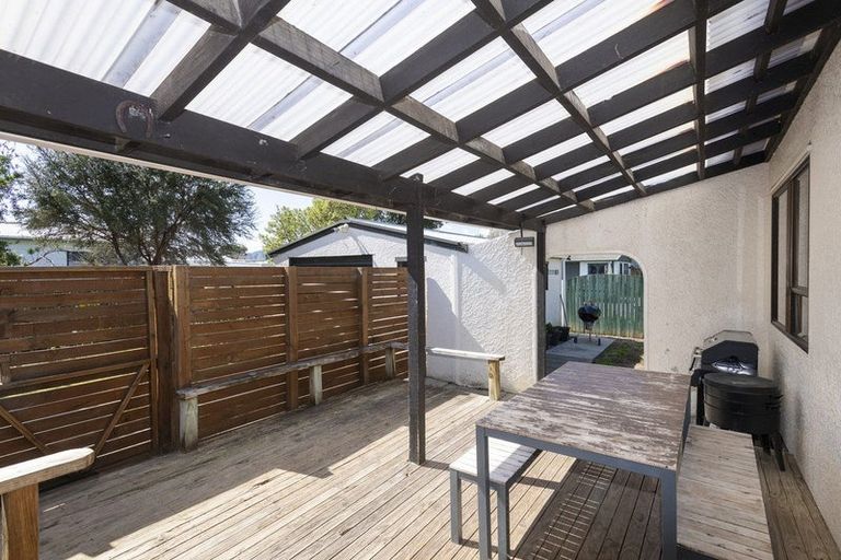 Photo of property in 16 Campion Road, Riverdale, Gisborne, 4010