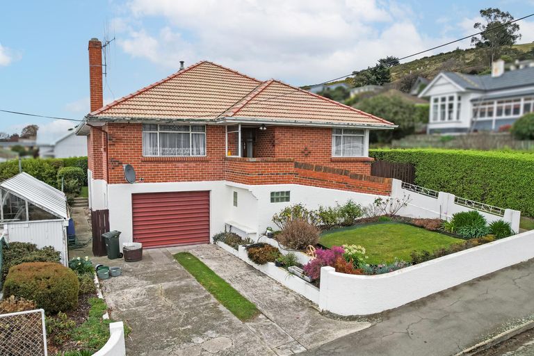 Photo of property in 1 Earn Street, Oamaru North, Oamaru, 9400