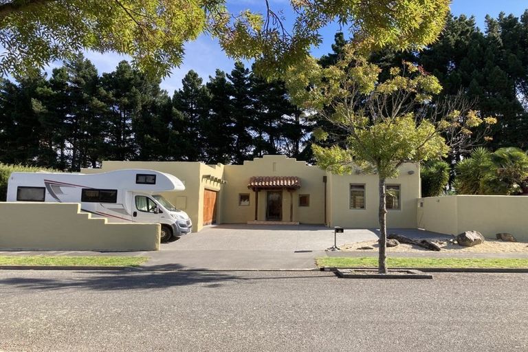 Photo of property in 21 Amoka Crescent, Parklands, Christchurch, 8083