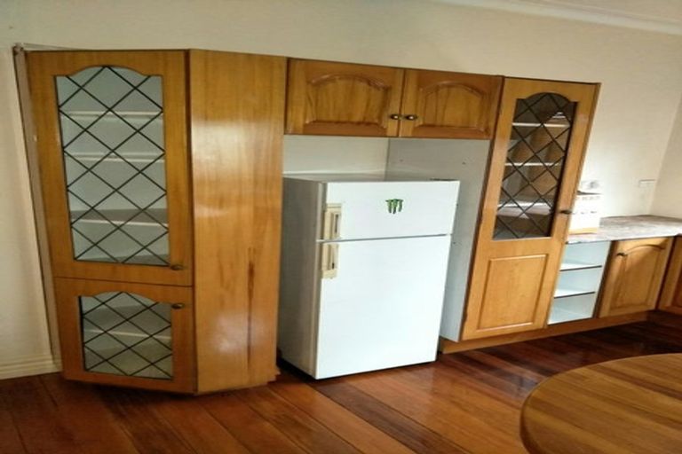 Photo of property in 6 Beaubank Road, Kelston, Auckland, 0602