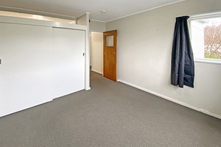 Photo of property in 95 Farmer Crescent, Taita, Lower Hutt, 5011