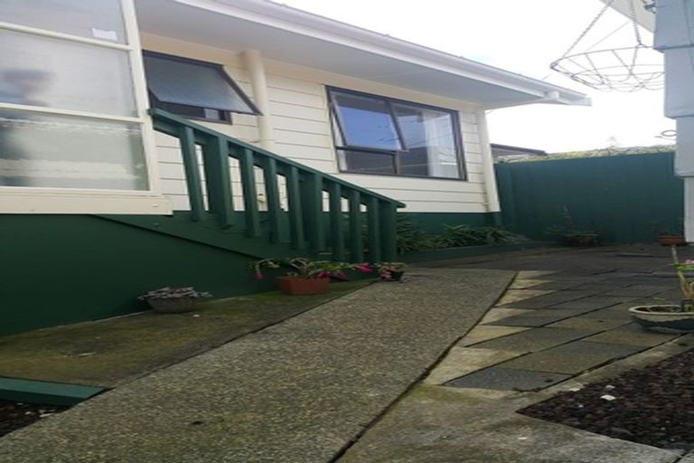 Photo of property in 4/448 Glenfield Road, Glenfield, Auckland, 0629