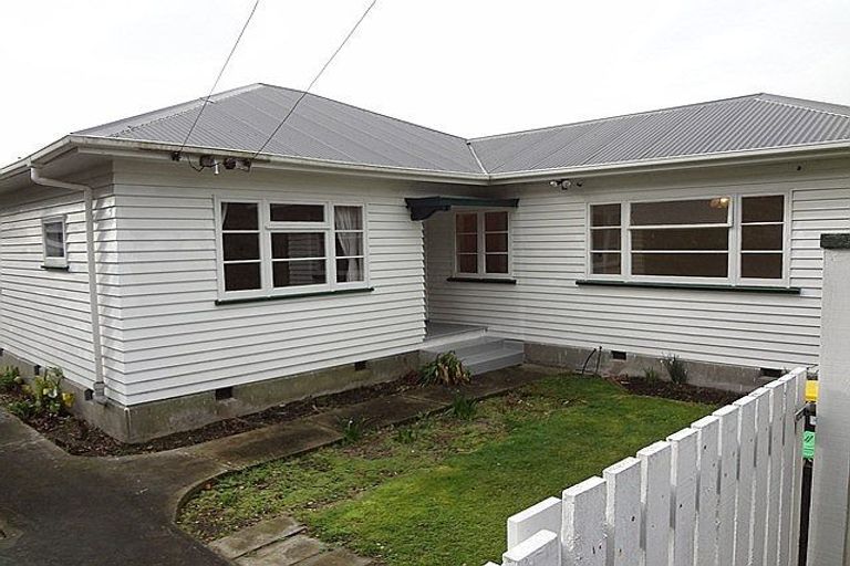 Photo of property in 44 Windermere Road, Papanui, Christchurch, 8053