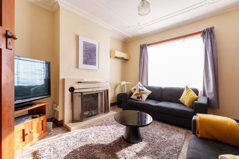 Photo of property in 17 Royal Crescent, Saint Kilda, Dunedin, 9012