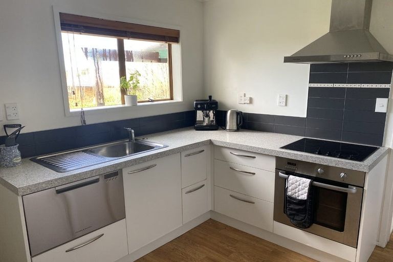 Photo of property in 31 Jellicoe Road, Murrays Bay, Auckland, 0630